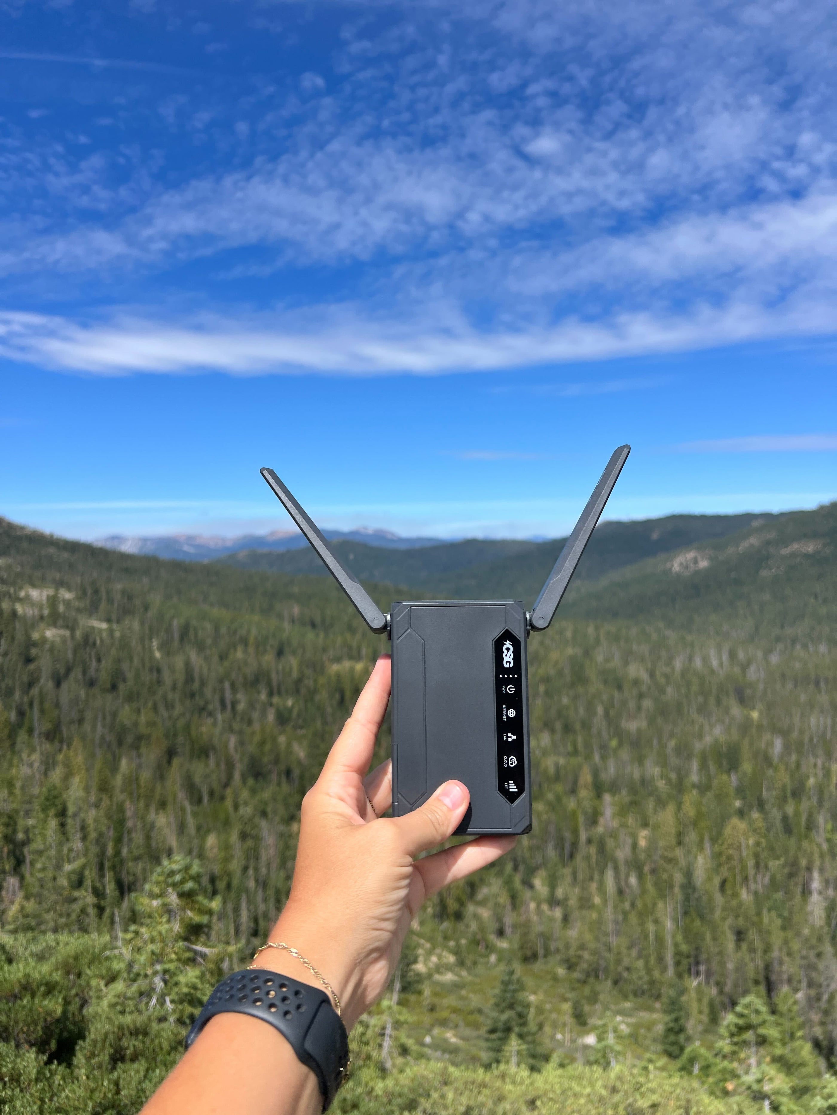Pathway Router m106 Pro 4G LTE Gateway Router – Connected Solutions Group